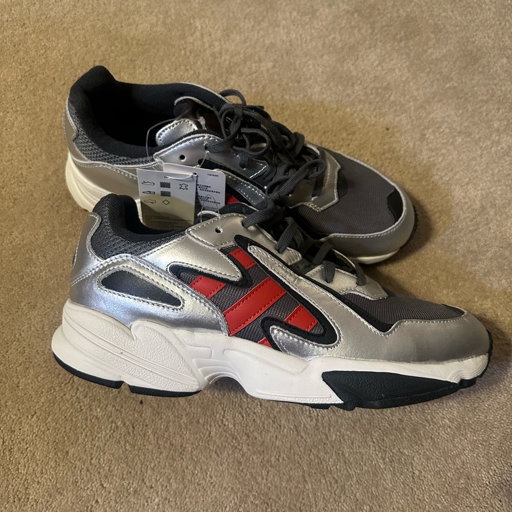Adidas Sneakers New Silver with red stripes